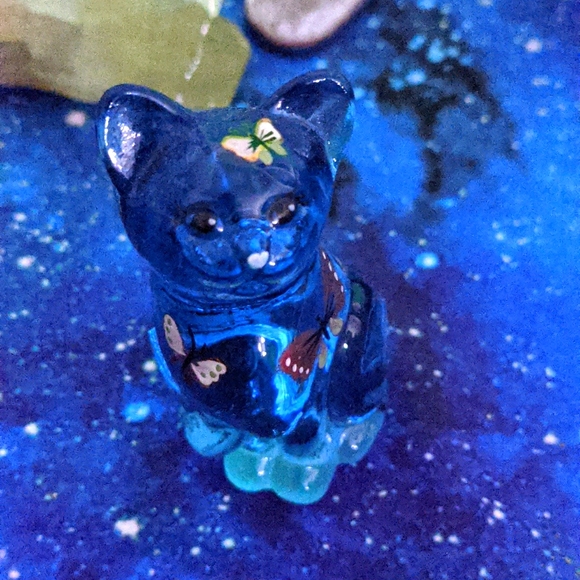 Fenton blue glass cat hand painted